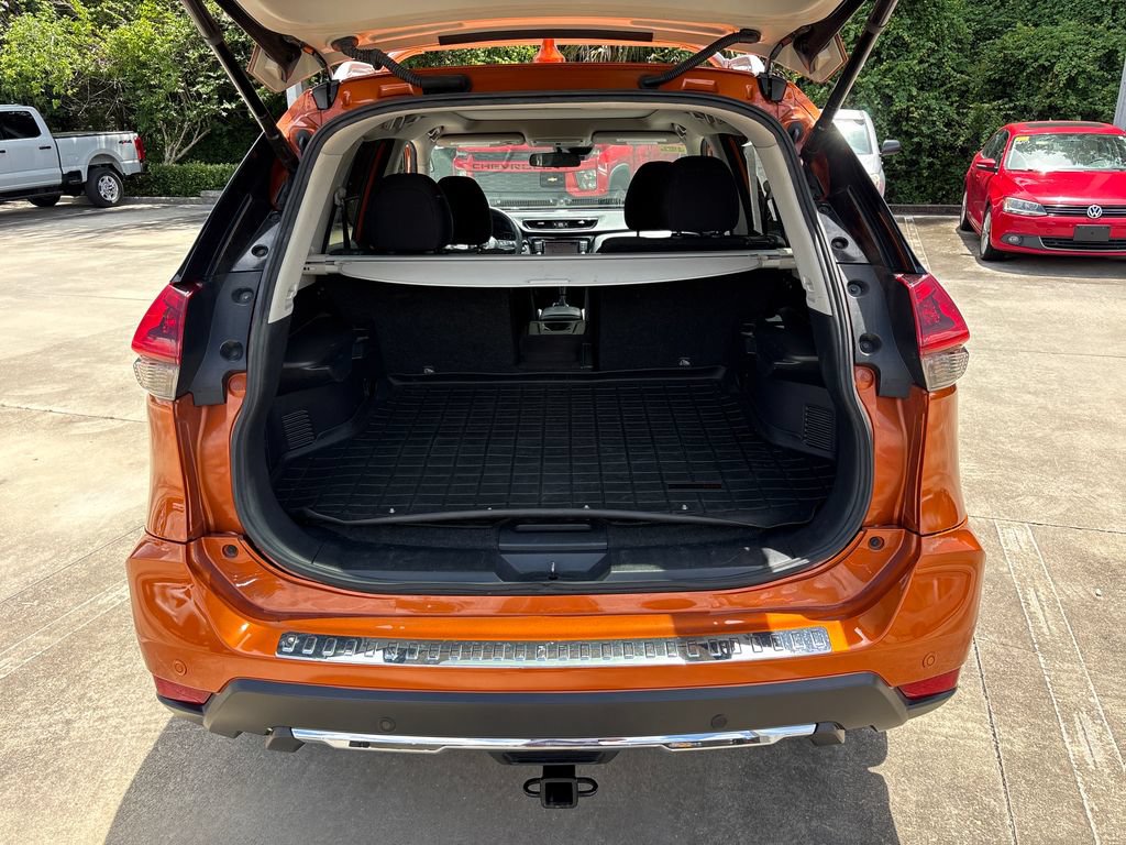 Used 2019 Nissan Rogue SV w/ Sun & Sound Touring Package AWD/4WD image 31
