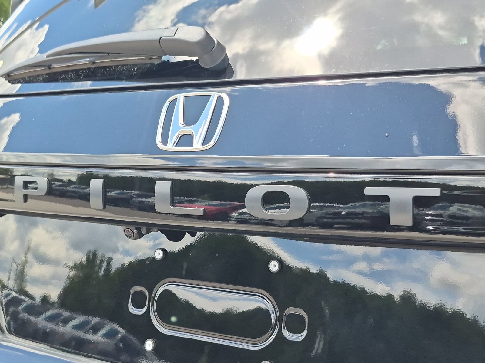 New 2026 Honda Pilot Sport image 23