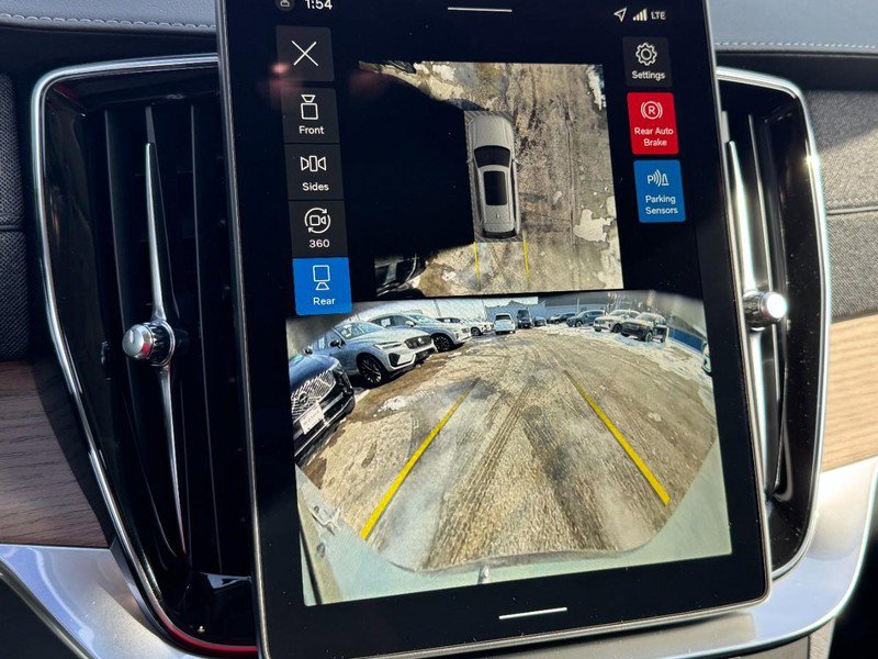 New 2026 Volvo XC90 T8 Plus w/ Protection Package Premier image 14