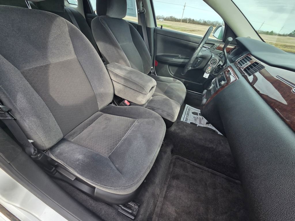 Used 2011 Chevrolet Impala LT image 25