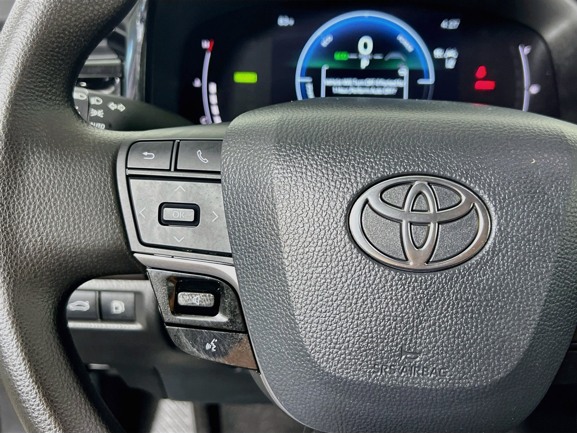 Used 2025 Toyota Camry LE FWD image 16