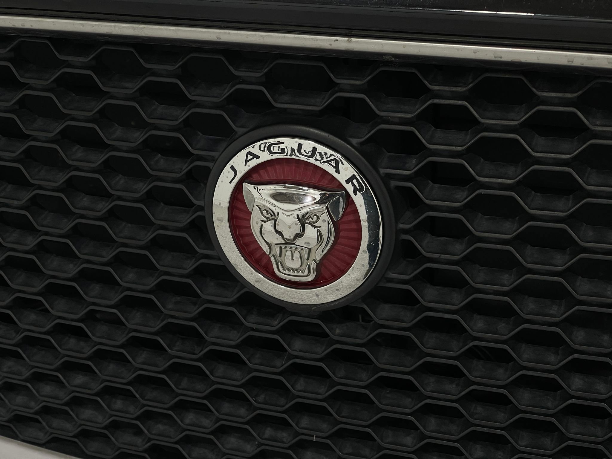 Used 2017 Jaguar F-PACE R-Sport image 37