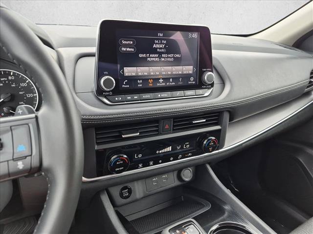 Used 2025 Nissan Rogue SV AWD/4WD image 15