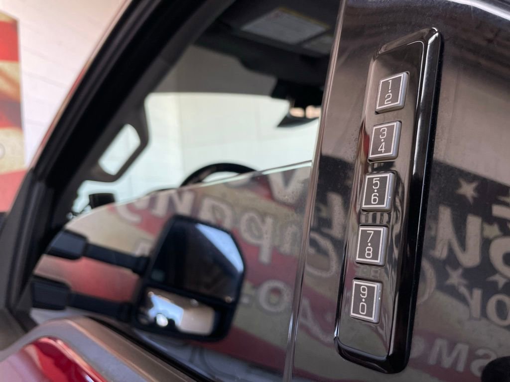 Used 2017 Ford F350 Lariat w/ Lariat Ultimate Package image 28