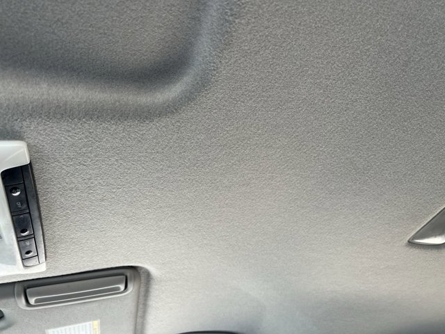 Used 2020 Nissan Kicks S image 19