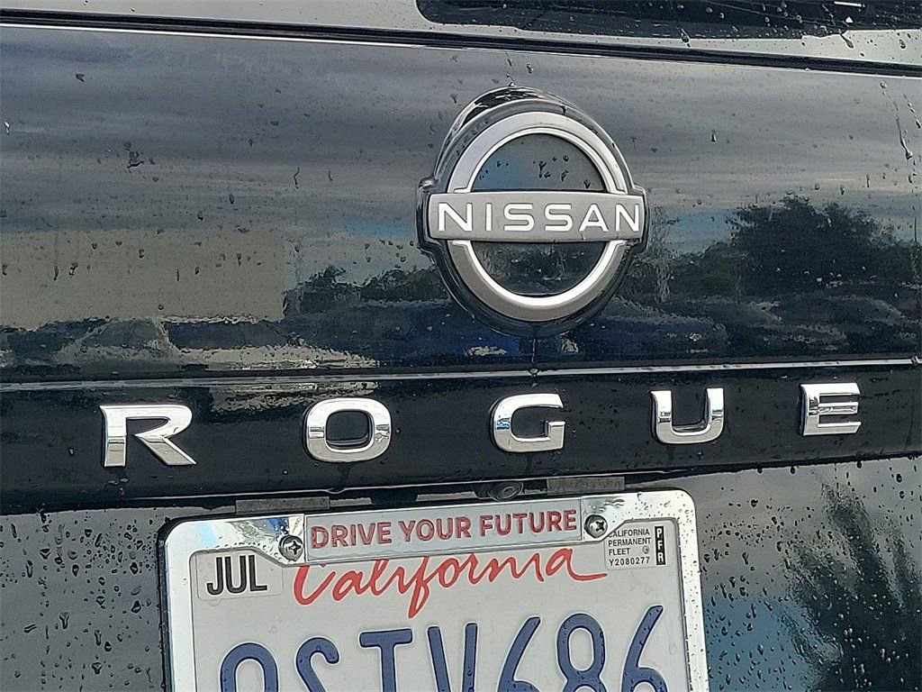 Used 2023 Nissan Rogue SV image 22