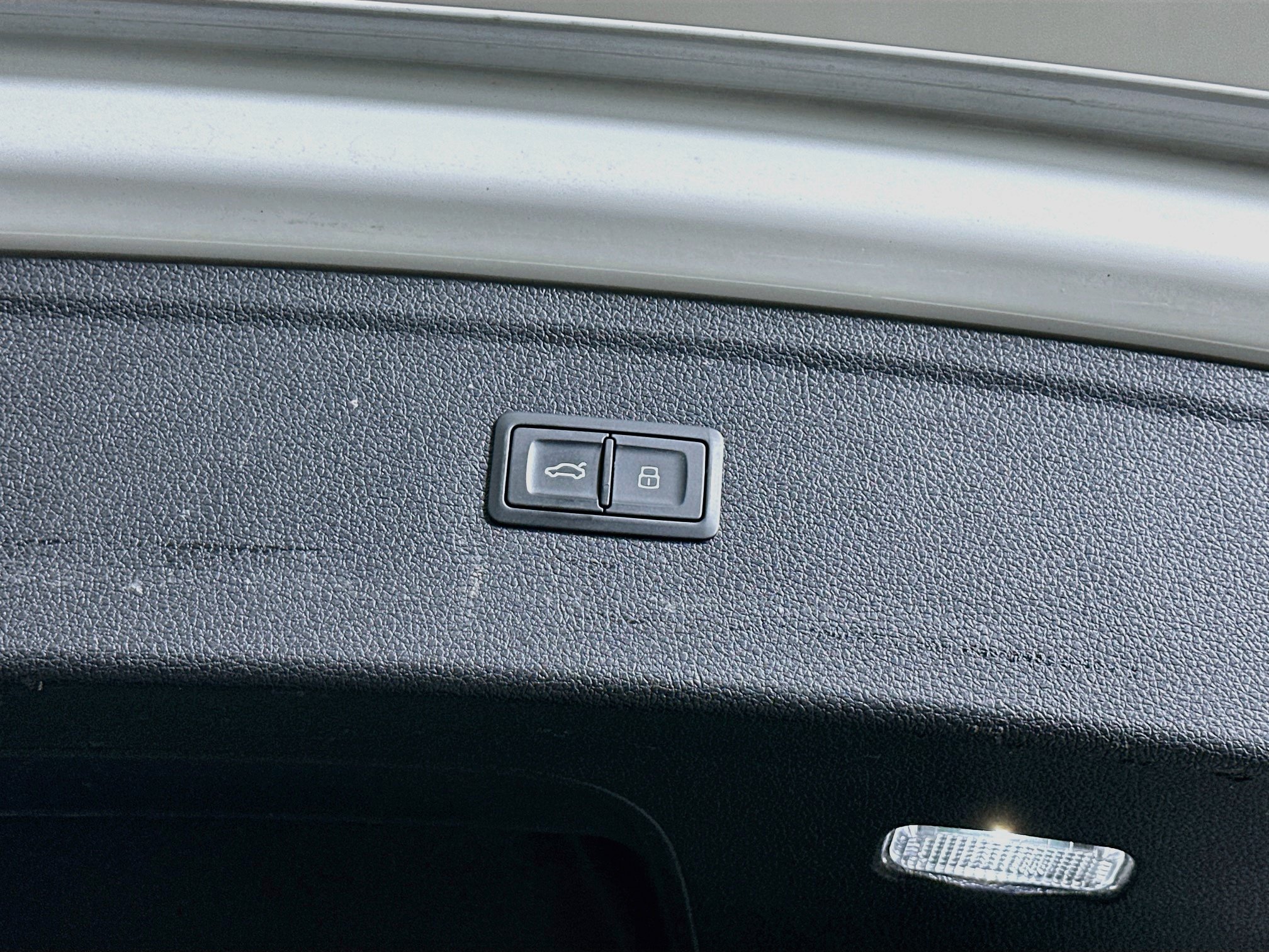 Used 2022 Audi Q5 e Premium AWD/4WD image 30
