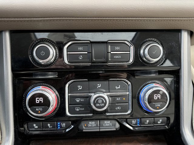 Used 2021 GMC Yukon XL Denali w/ Denali Premium Package image 23