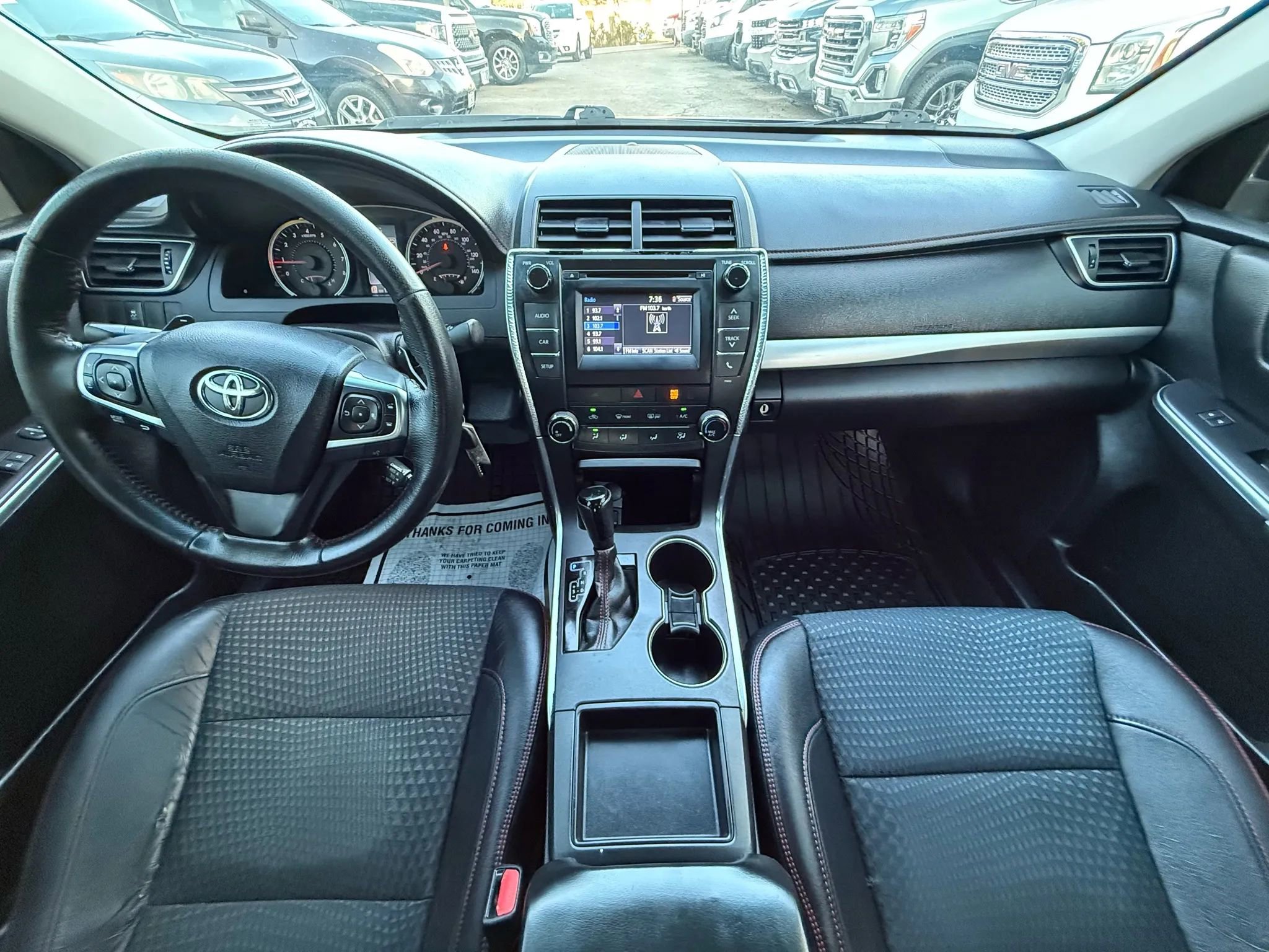Used 2015 Toyota Camry SE FWD image 9
