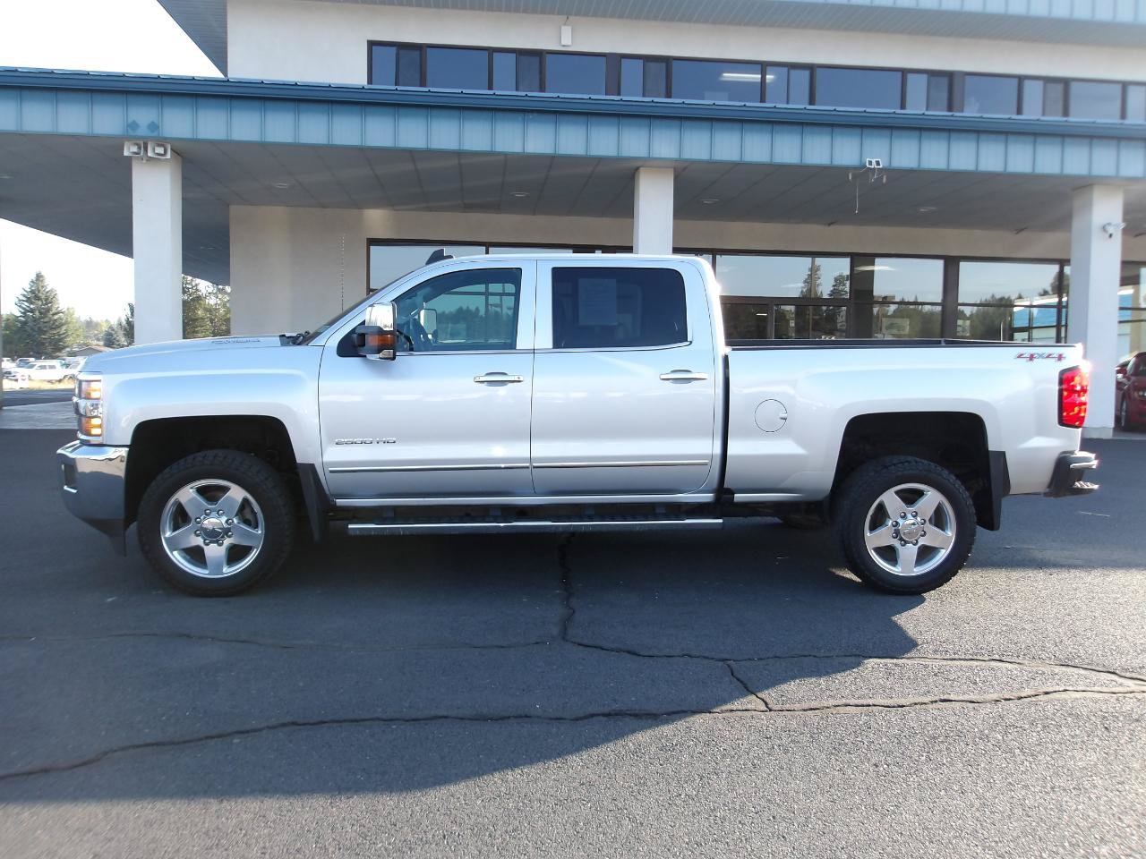 Used 2015 Chevrolet Silverado 2500 LTZ w/ Duramax Plus Package AWD/4WD image 2