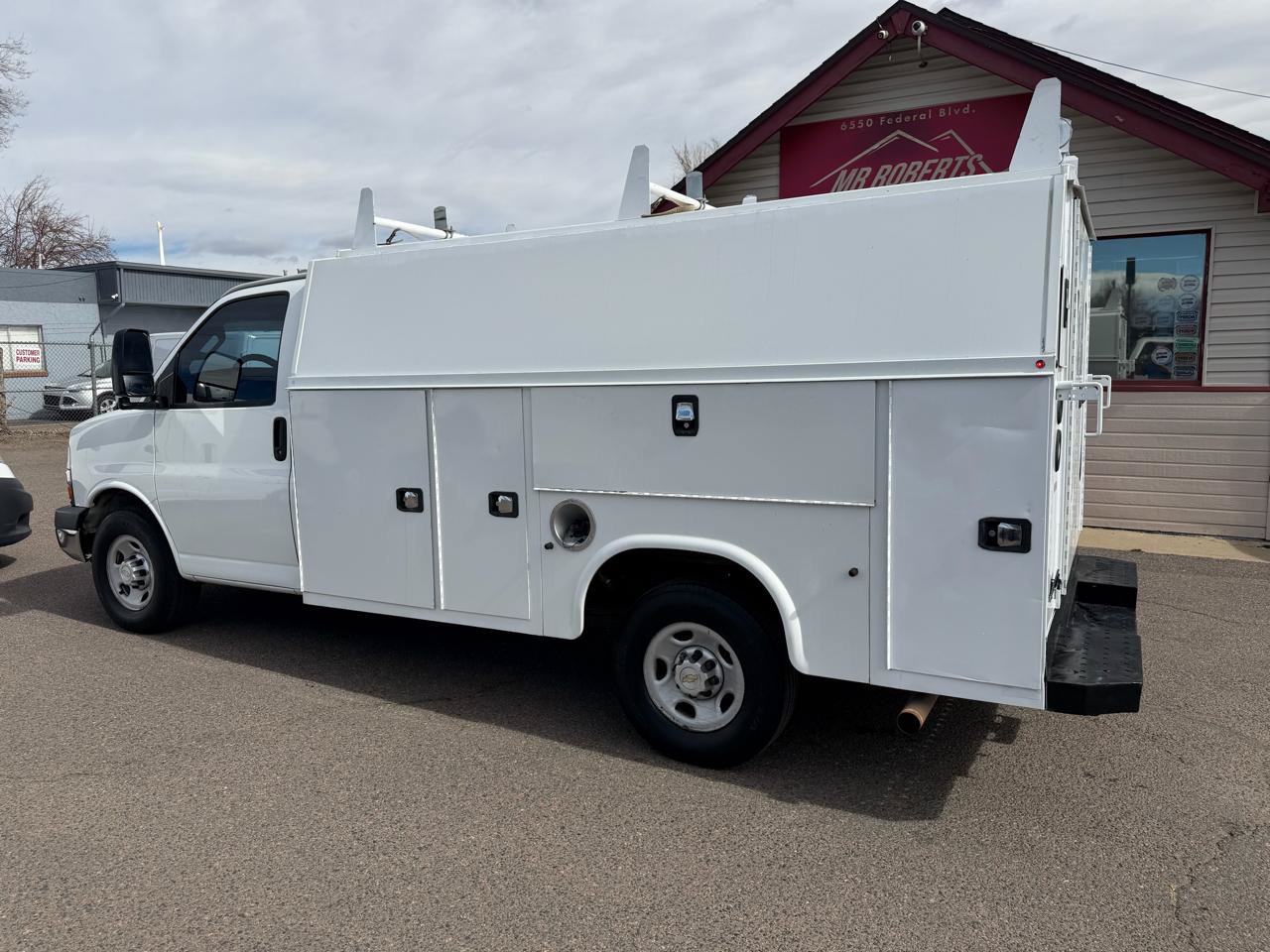 Used 2016 Chevrolet Express 3500 RWD image 6