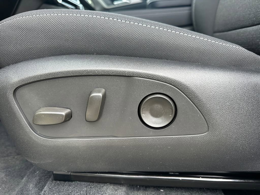 New 2026 Chevrolet Traverse LT image 10