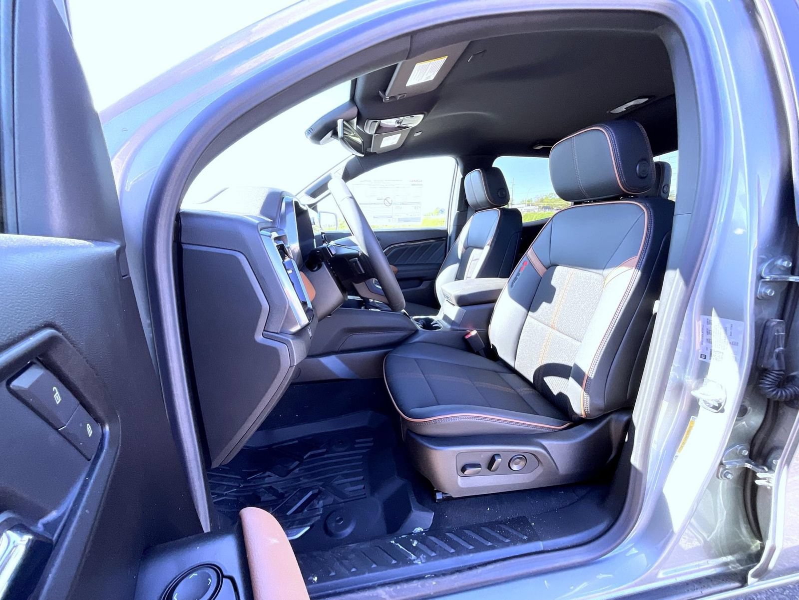 New 2026 GMC Canyon AT4 w/ Nightfall Essentials Package AWD/4WD image 10