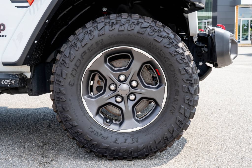 Used 2023 Jeep Gladiator Rubicon w/ Cold Weather Group AWD/4WD image 29