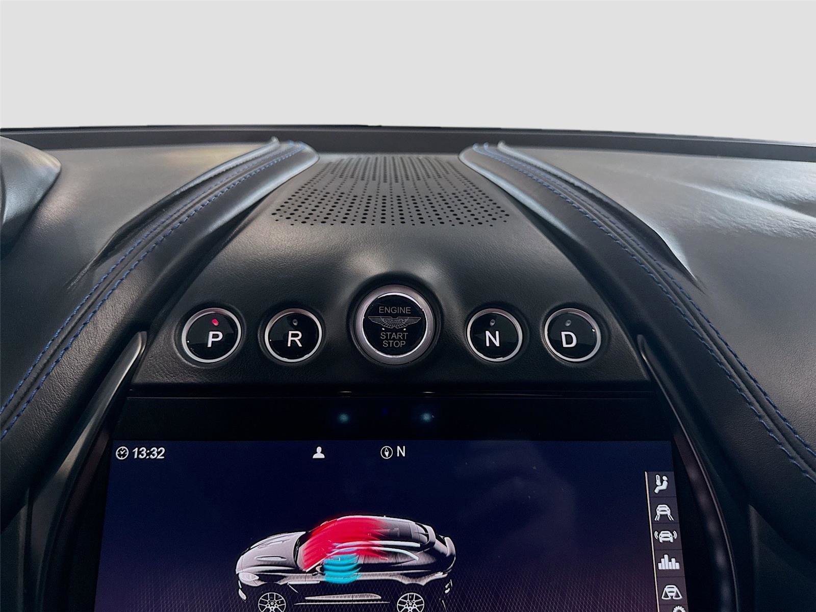 Used 2021 Aston Martin DBX image 15