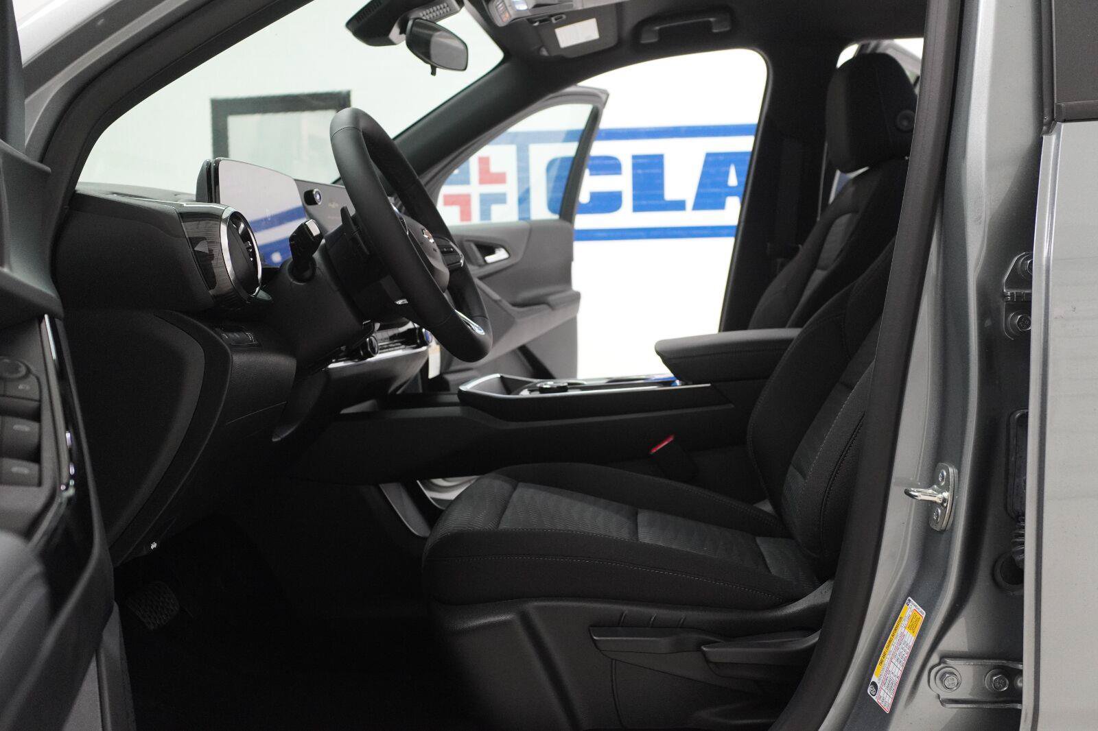 New 2027 Chevrolet Equinox LT FWD image 6