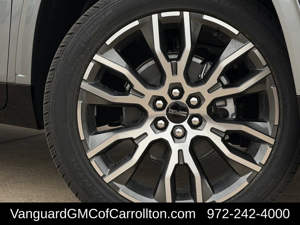 New 2026 GMC Acadia Denali Ultimate w/ LPO, Floor Liner Package AWD/4WD image 9