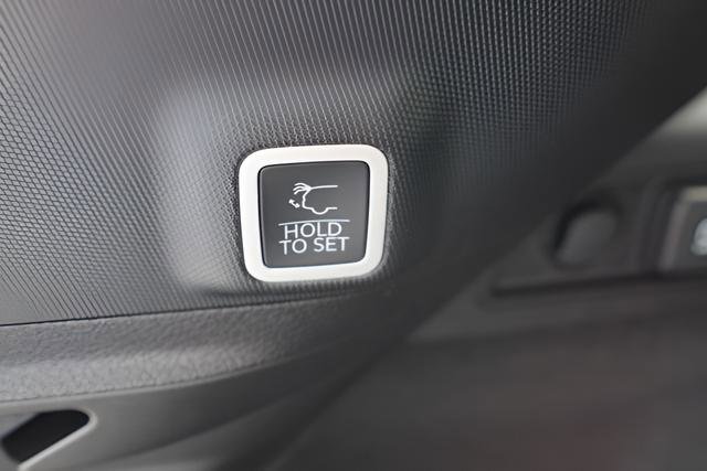 New 2026 Jeep Grand Cherokee Summit image 12