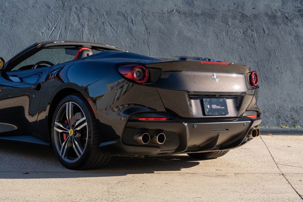Certified 2022 Ferrari Portofino M image 21