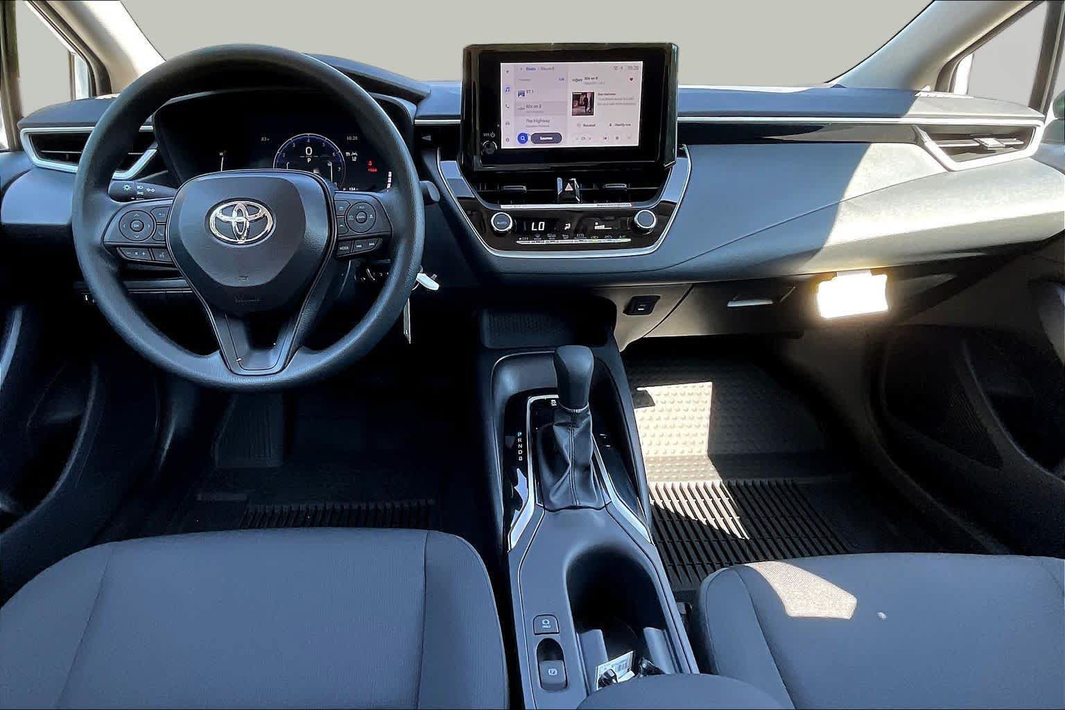 Used 2026 Toyota Corolla LE FWD image 15