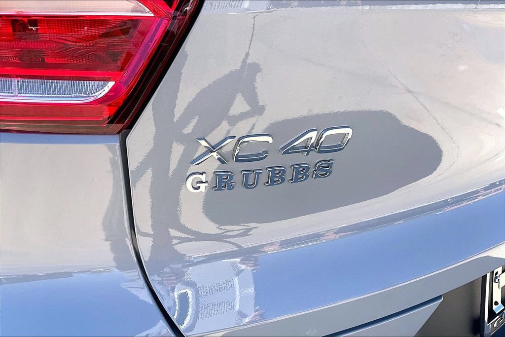 Used 2026 Volvo XC40 B4 Core FWD image 44