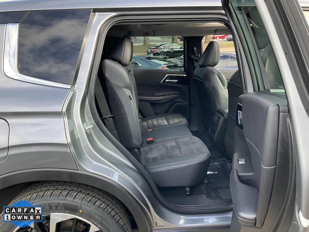 Used 2023 Mitsubishi Outlander SE image 54