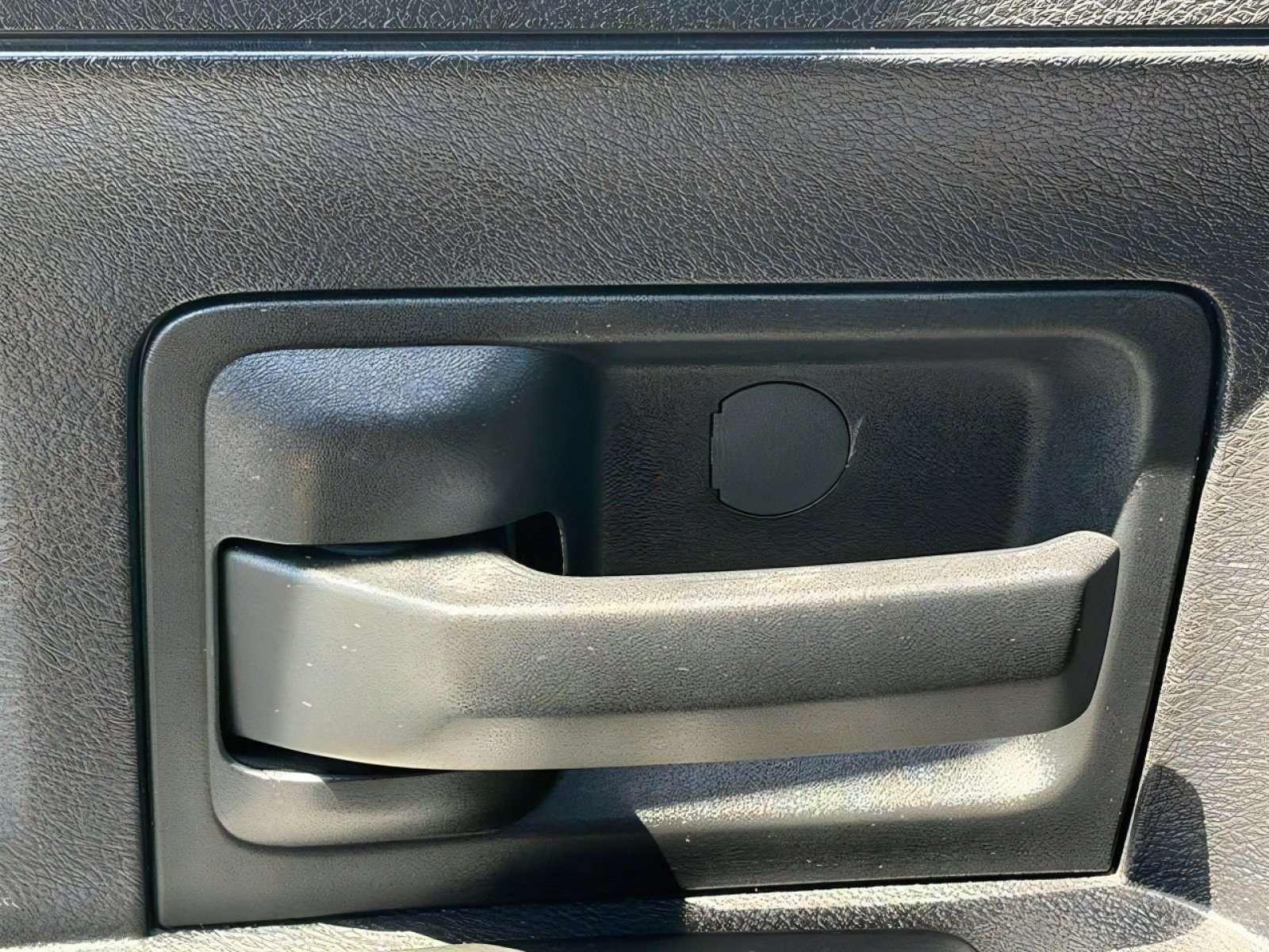 Used 2015 RAM 1500 Express image 17