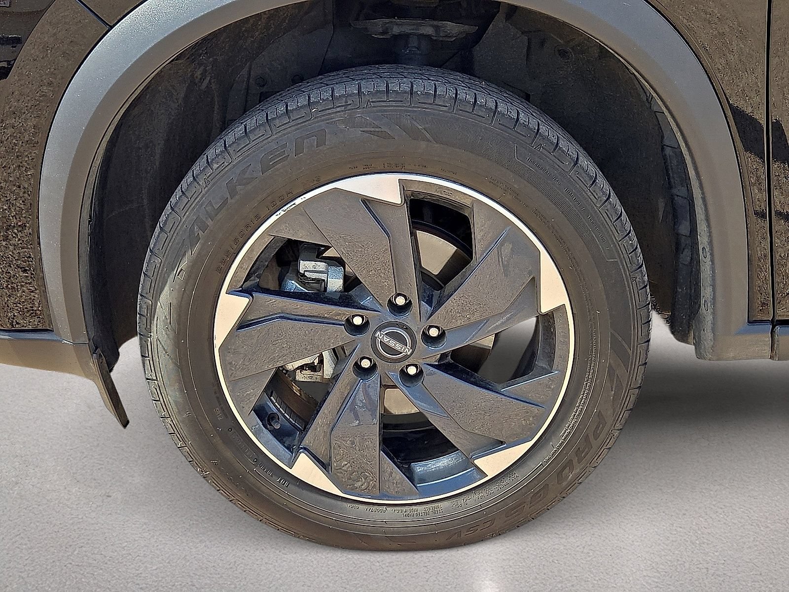 Used 2025 Nissan Rogue SV AWD/4WD image 10