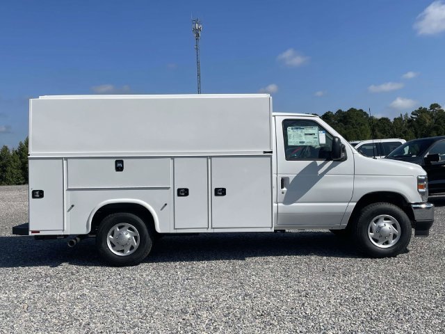 New 2027 Ford E-350 and Econoline 350 Super Duty w/ Power Equipment Group RWD image 20