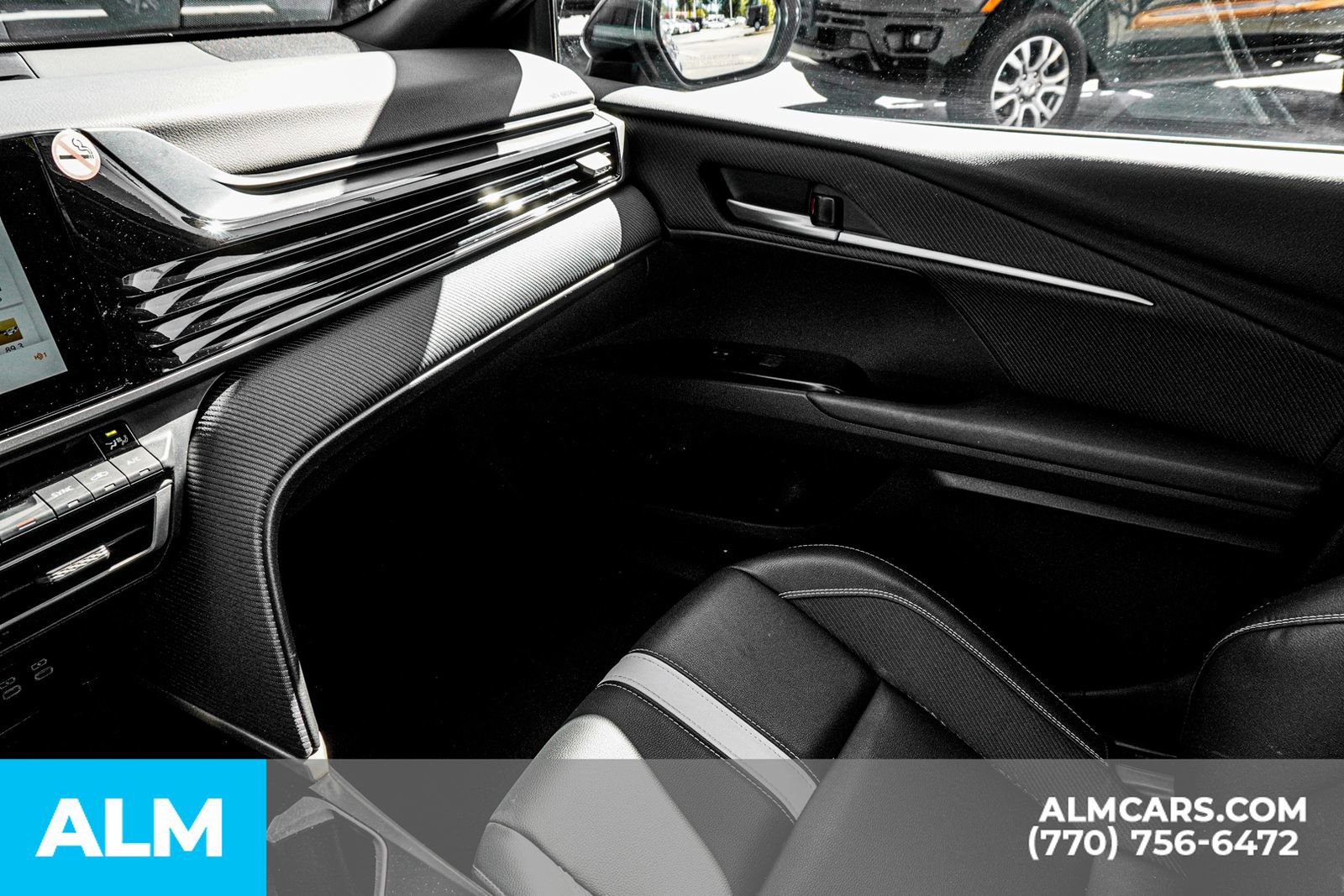 Used 2025 Toyota Camry SE image 46