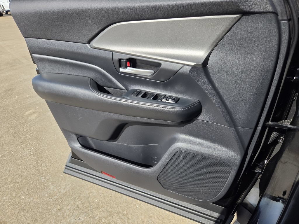 Used 2025 Toyota Grand Highlander FWD image 26