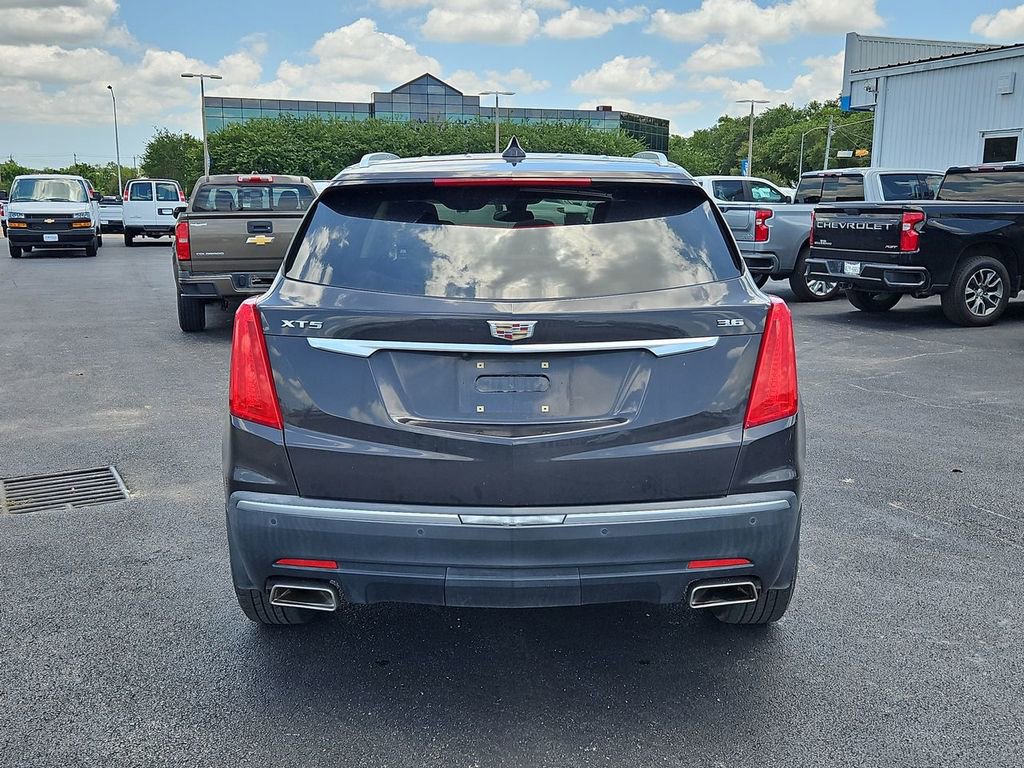 Used 2017 Cadillac XT5 Luxury w/ Driver Awareness Package FWD image 16