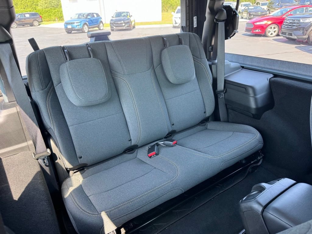 Used 2025 Jeep Wrangler Sport AWD/4WD image 24