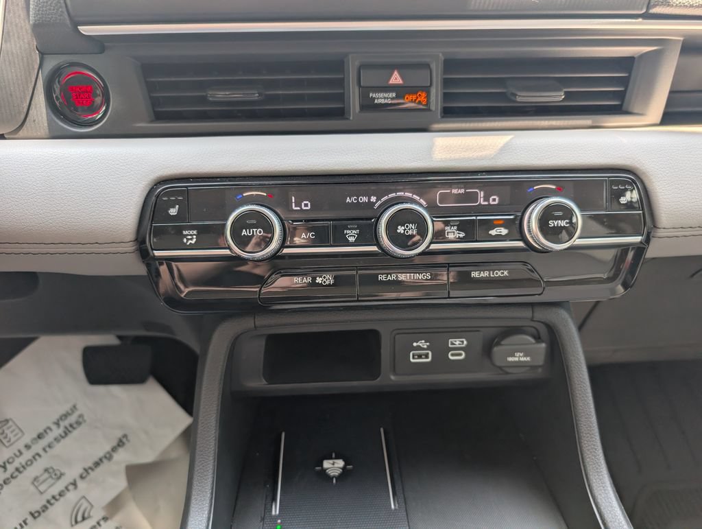 Used 2025 Honda Pilot Touring image 15
