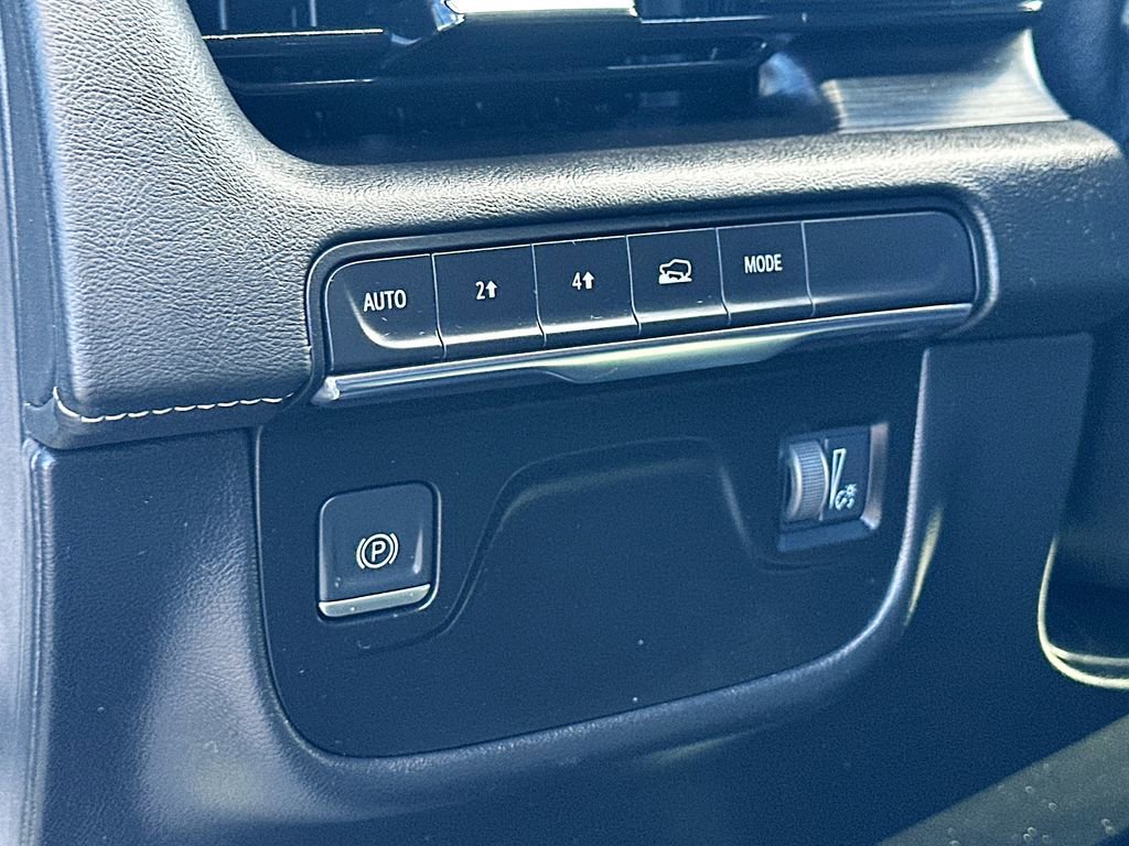 Used 2022 Cadillac Escalade Luxury image 11