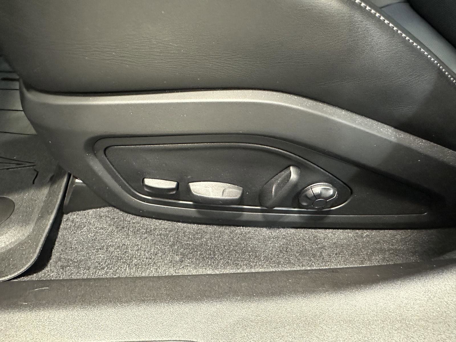 Certified 2024 Porsche Taycan 4S AWD/4WD image 19