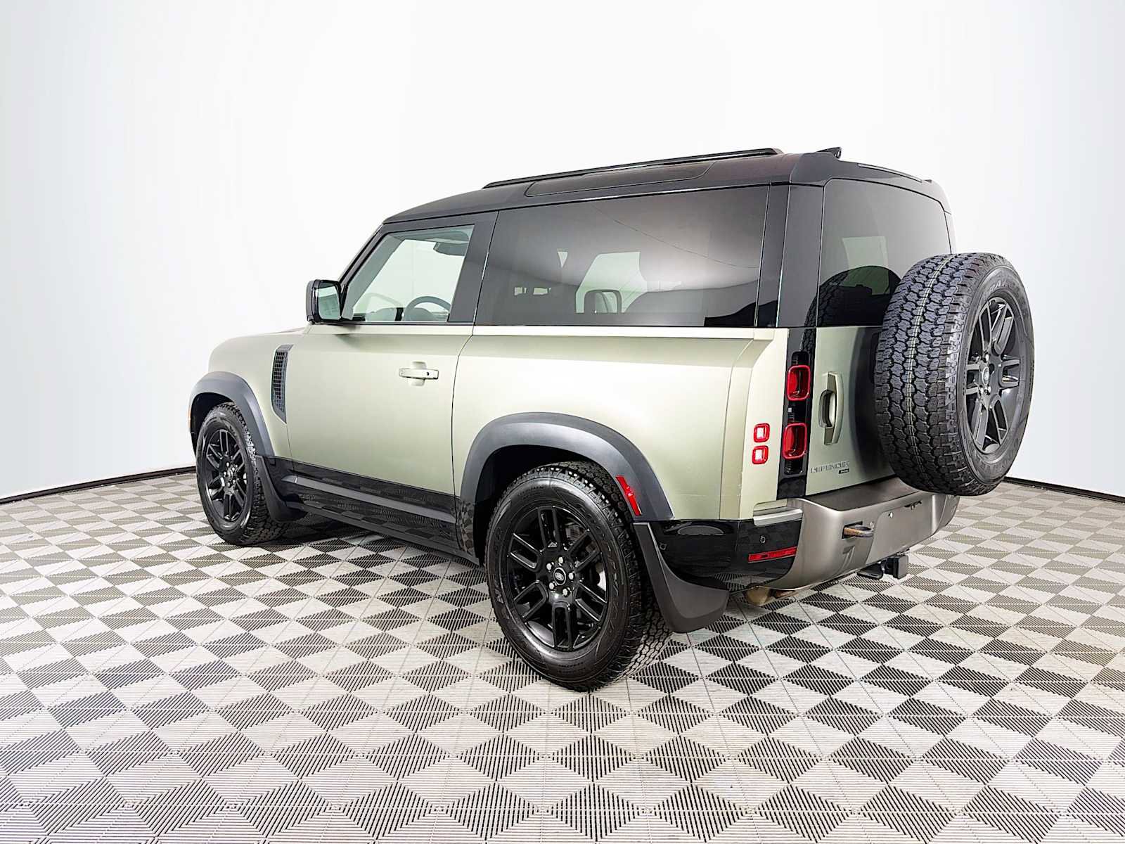 Used 2022 Land Rover Defender 90 X-Dynamic S AWD/4WD image 7