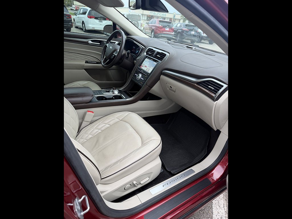 Used 2017 Ford Fusion Platinum FWD image 14