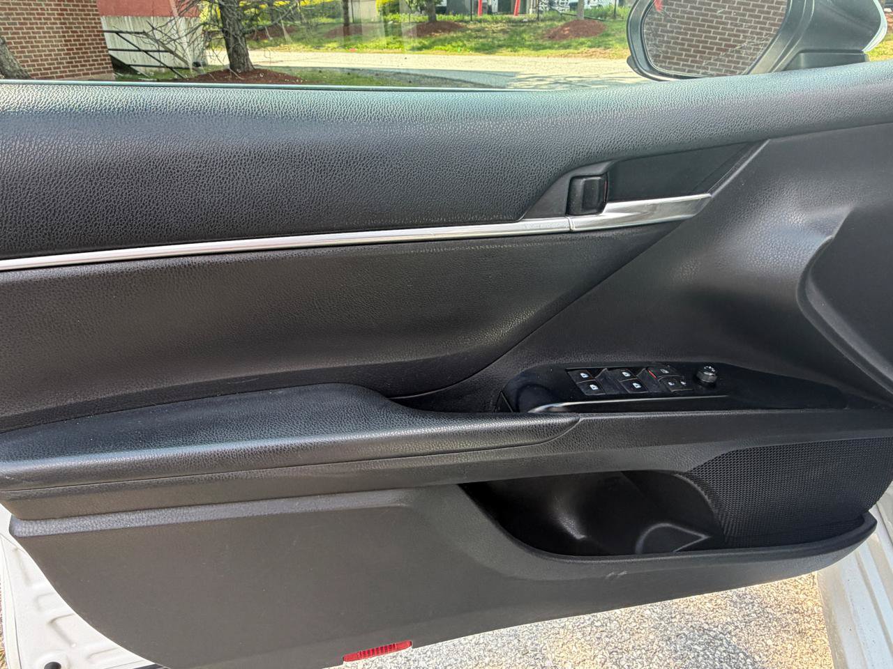 Used 2020 Toyota Camry SE FWD image 14