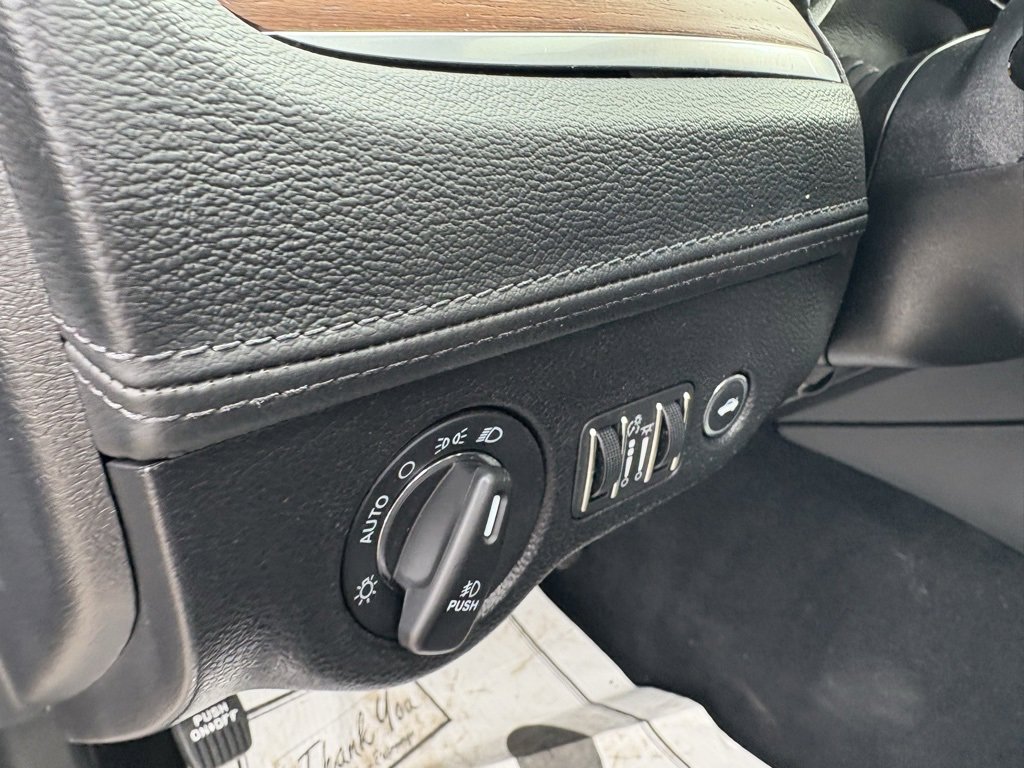 Used 2019 Chrysler 300 C w/ Sun, Sound & Nav Package image 37