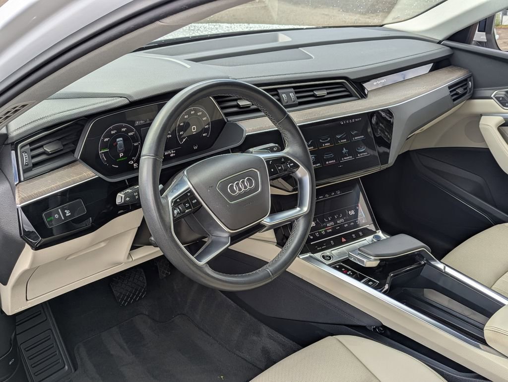 Used 2024 Audi Q8 e-tron Premium Plus w/ Premium Plus Package AWD/4WD image 12