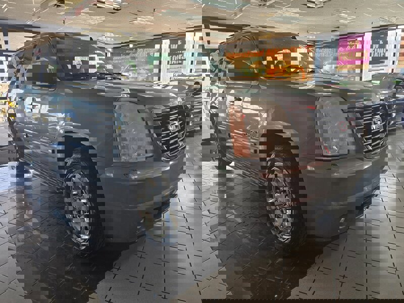 Used 2012 GMC Yukon XL SLT RWD image 3