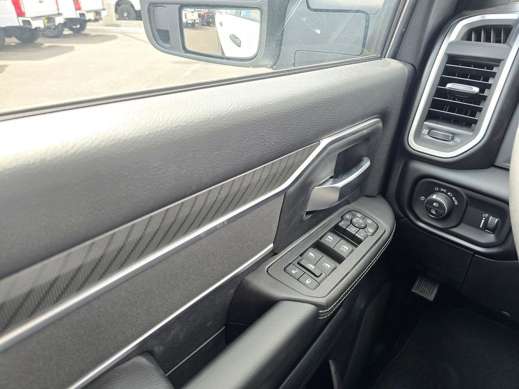 New 2026 RAM 3500 Big Horn AWD/4WD image 28