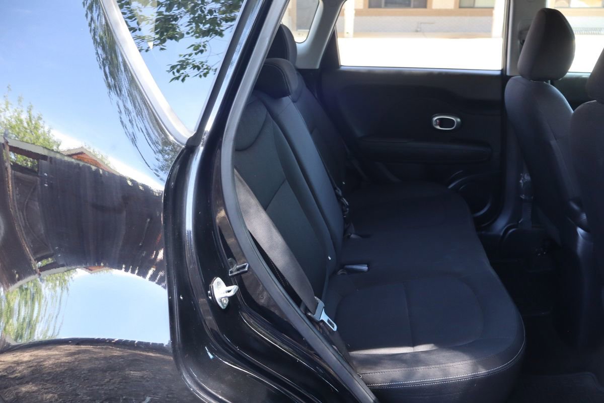 Used 2016 Kia Soul FWD image 21