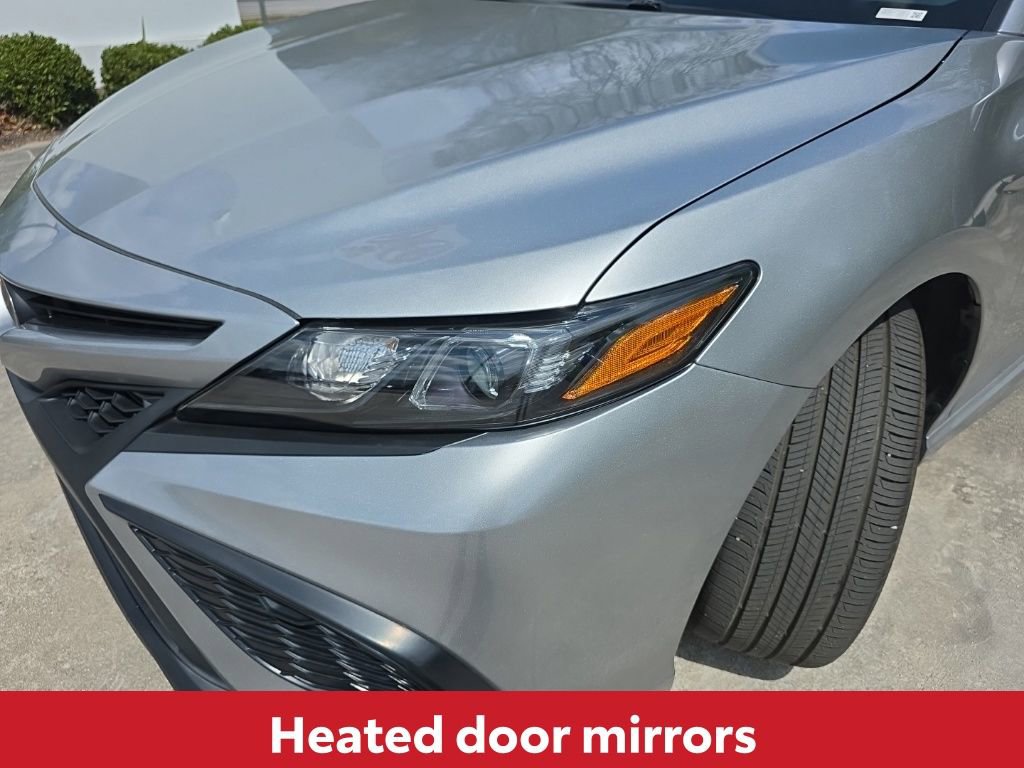 Used 2024 Toyota Camry SE image 11