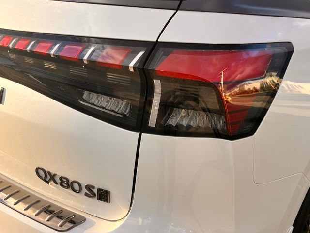 Certified 2026 INFINITI QX80 4WD w/ Sport Exterior Package image 33