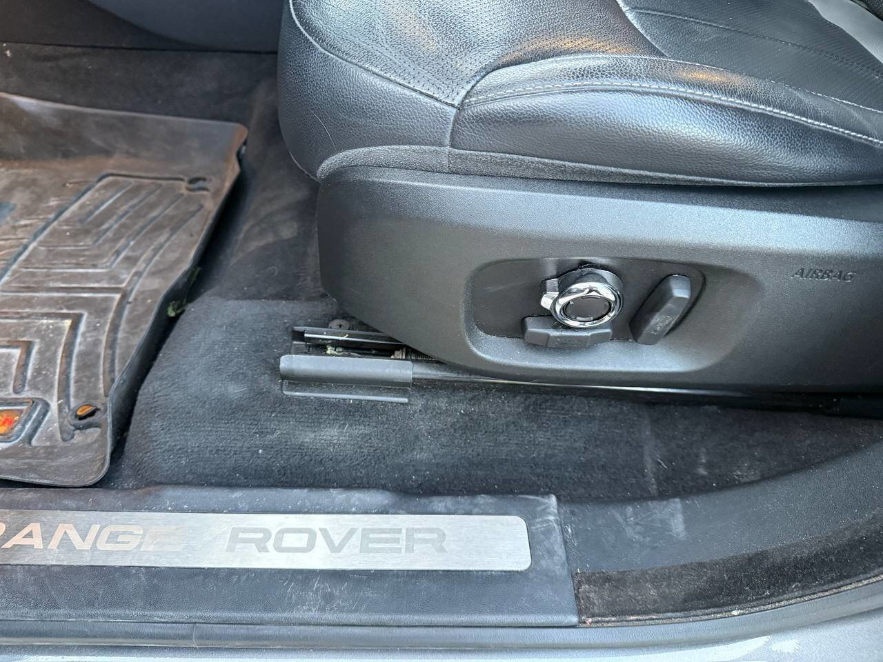 Used 2018 Land Rover Range Rover Evoque Landmark Edition AWD/4WD image 26