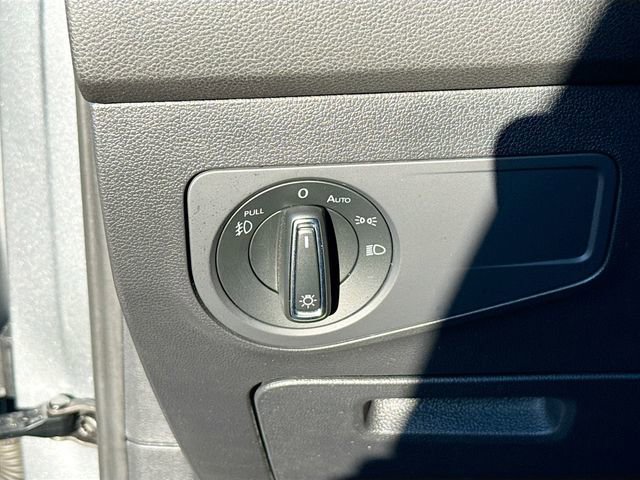 Used 2021 Volkswagen Tiguan SE R-Line image 10