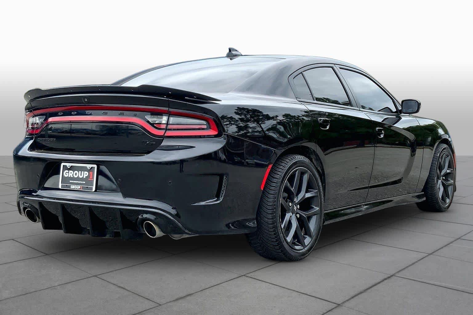 Used 2022 Dodge Charger R/T w/ Blacktop Package RWD image 13