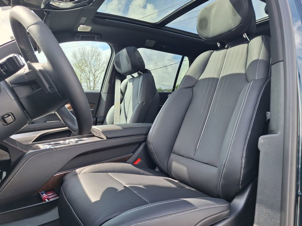 New 2026 Cadillac Vistiq Luxury image 23